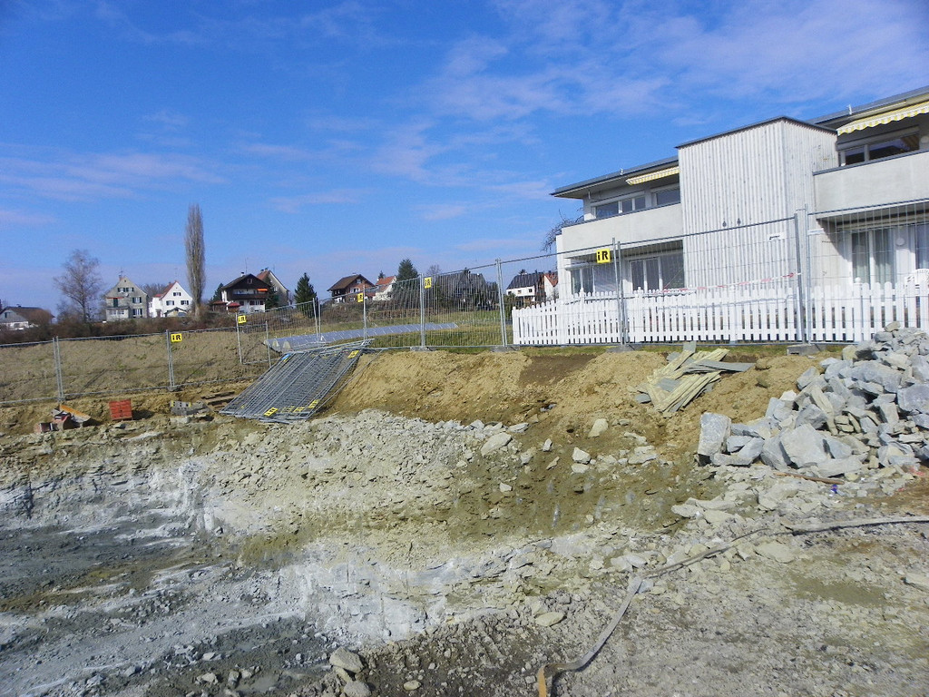 113_9825_JPG-1332116905