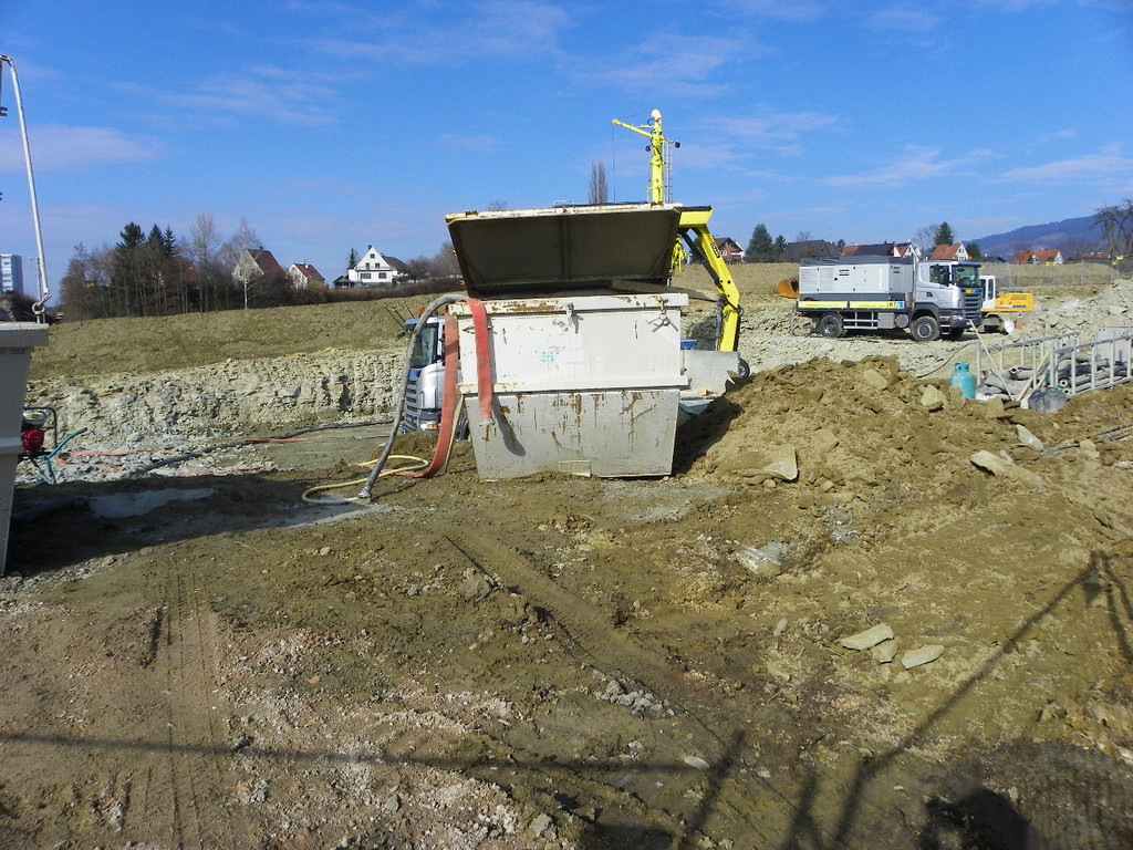 113_9835_JPG-1332116929