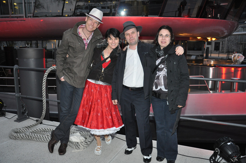 shakin1_jpg-1332186233