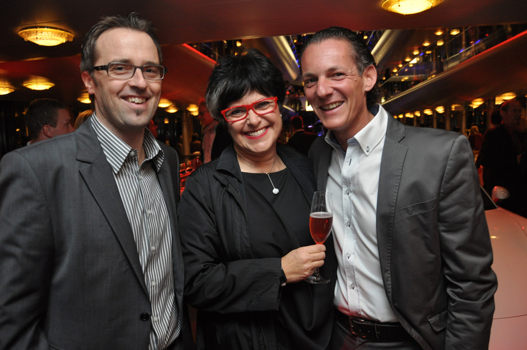 shakin9_jpg-1332186437