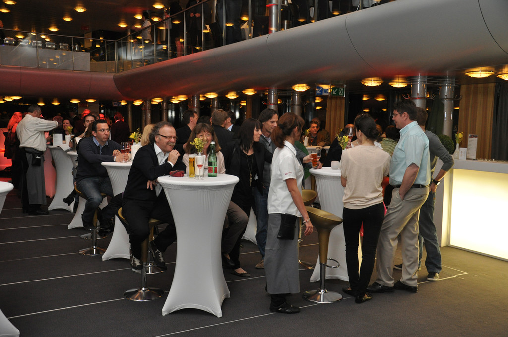 shakin13_jpg-1332186516