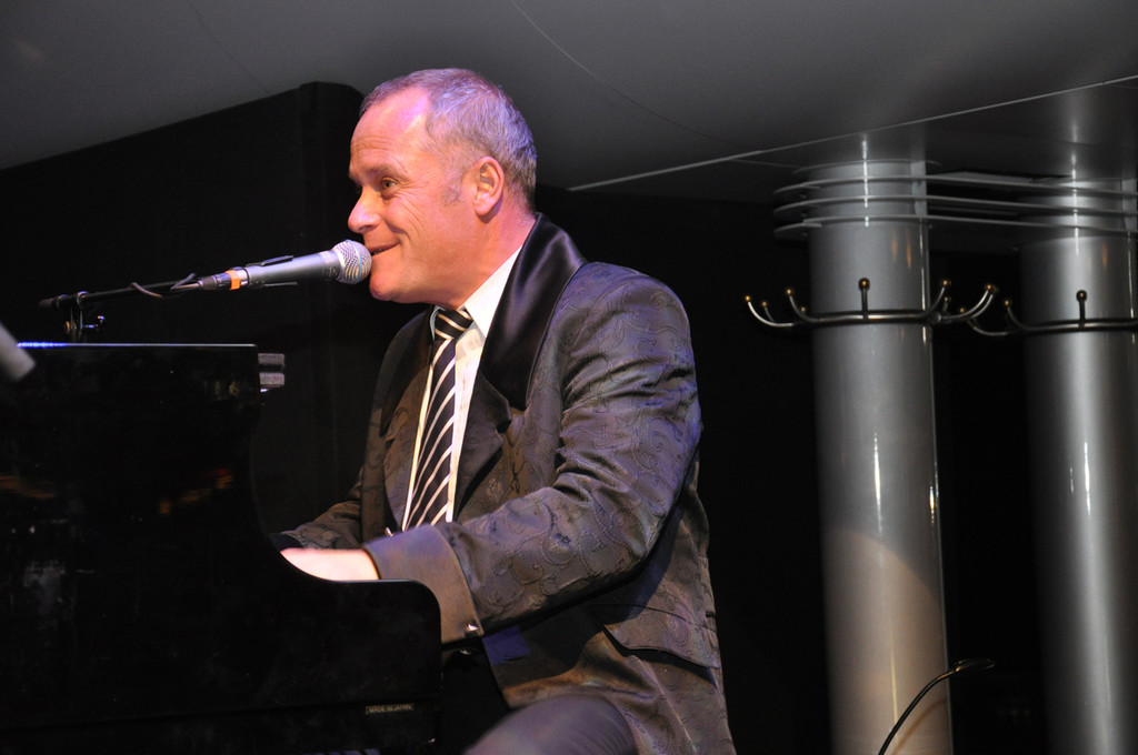 shakin22_jpg-1332186715