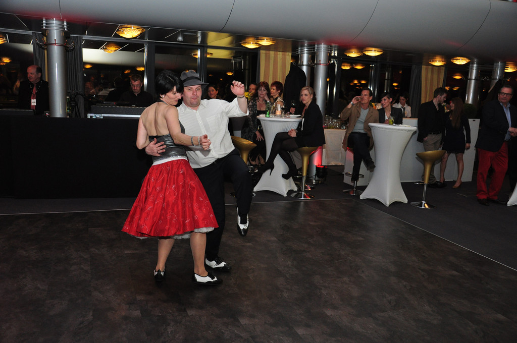 shakin25_jpg-1332186769