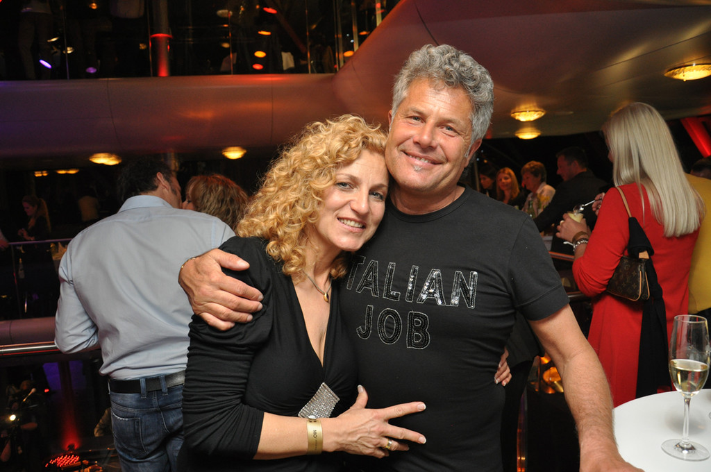 shakin27_jpg-1332186814