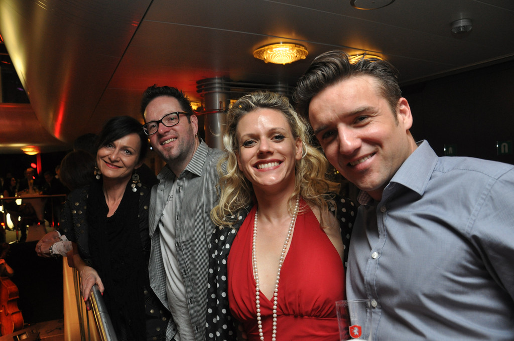 shakin29_jpg-1332186857