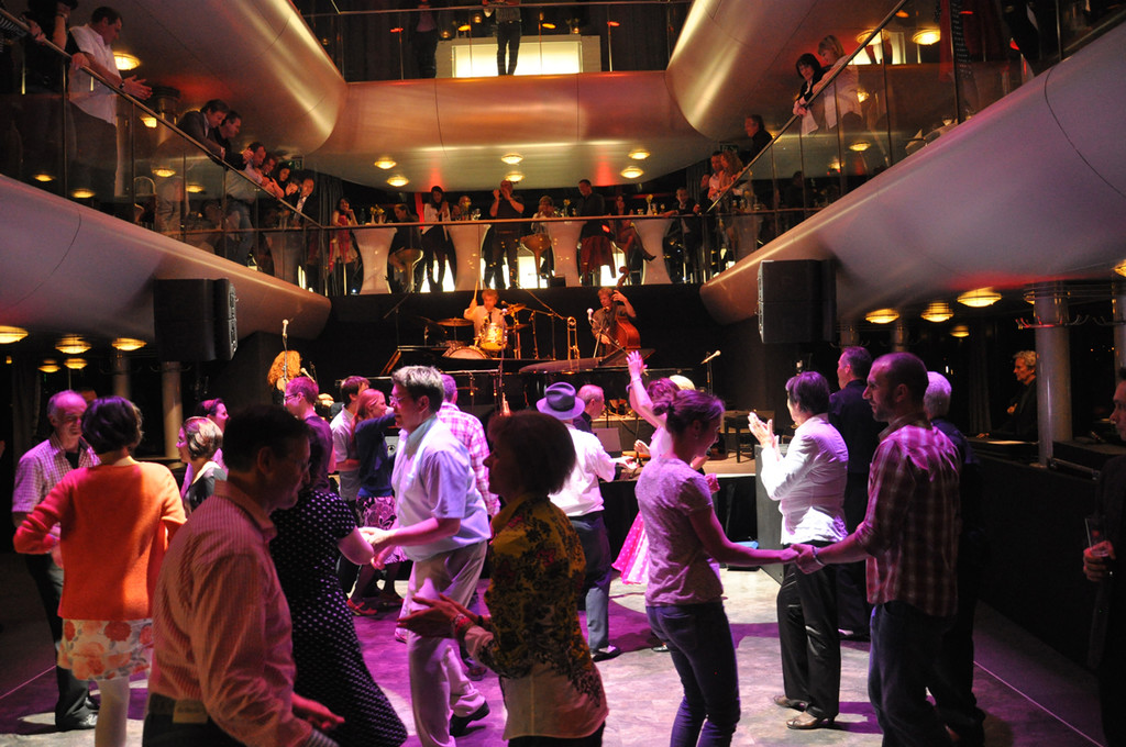 shakin39_jpg-1332186970