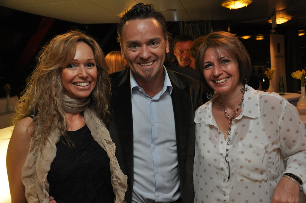 shakinotti_jpg-1332187003