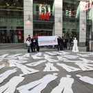 Demo wegen Petition für menschenwürdige Arbeit vor Innenstadt-H&M