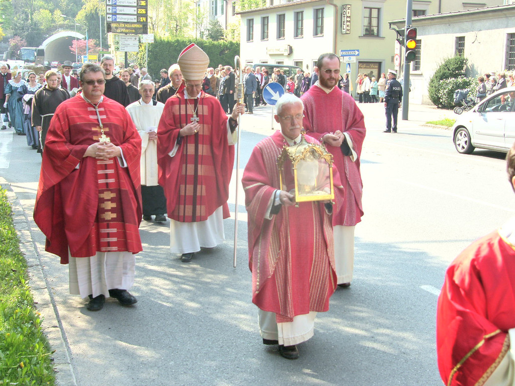 SH108364_jpg-1332659500