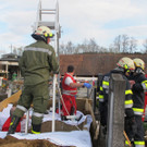 Totengräber stürzt in Grab
