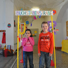 Lesetag in der VS Hard Markt: Buchstabenpfad