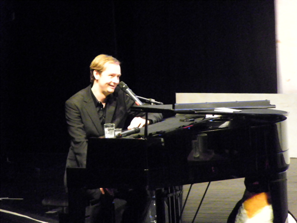 114_1579_JPG-1332972634