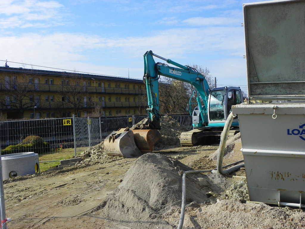 113_9836_JPG-1332973350