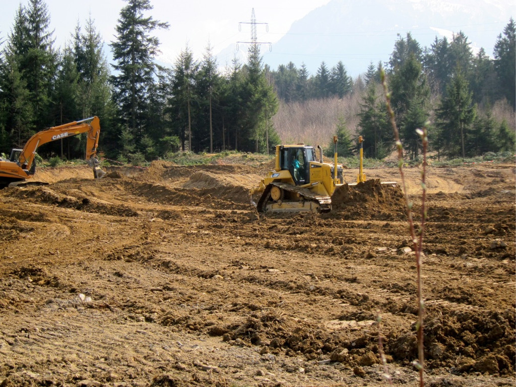 KOE_Sportplatz Erdbewegungen 2_jpg-1333099362