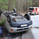 Kleinbus überschlägt sich am 30.3.2012 im Bezirk Neunkirchen