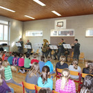 Militärmusik zu Gast in der Volksschule Silbertal