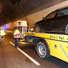 Pferdeanhänger im Langener Tunnel umgestürzt