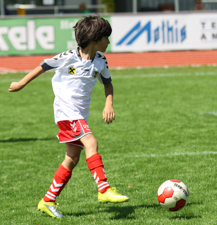 u10 aaa_jpg-1333538425