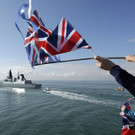 Britisches Kriegsschiff am Weg zu Falkland-Inseln