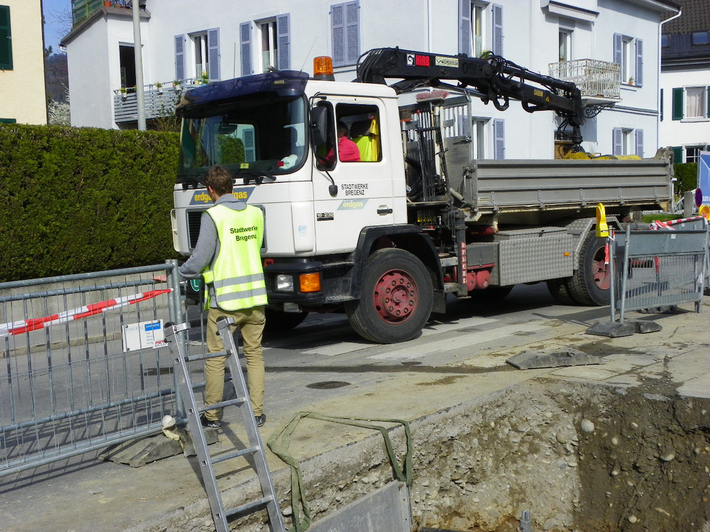 114_2520_JPG-1333585787