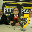 Die schoensten Bilder von der PK mit Edi Stoehr