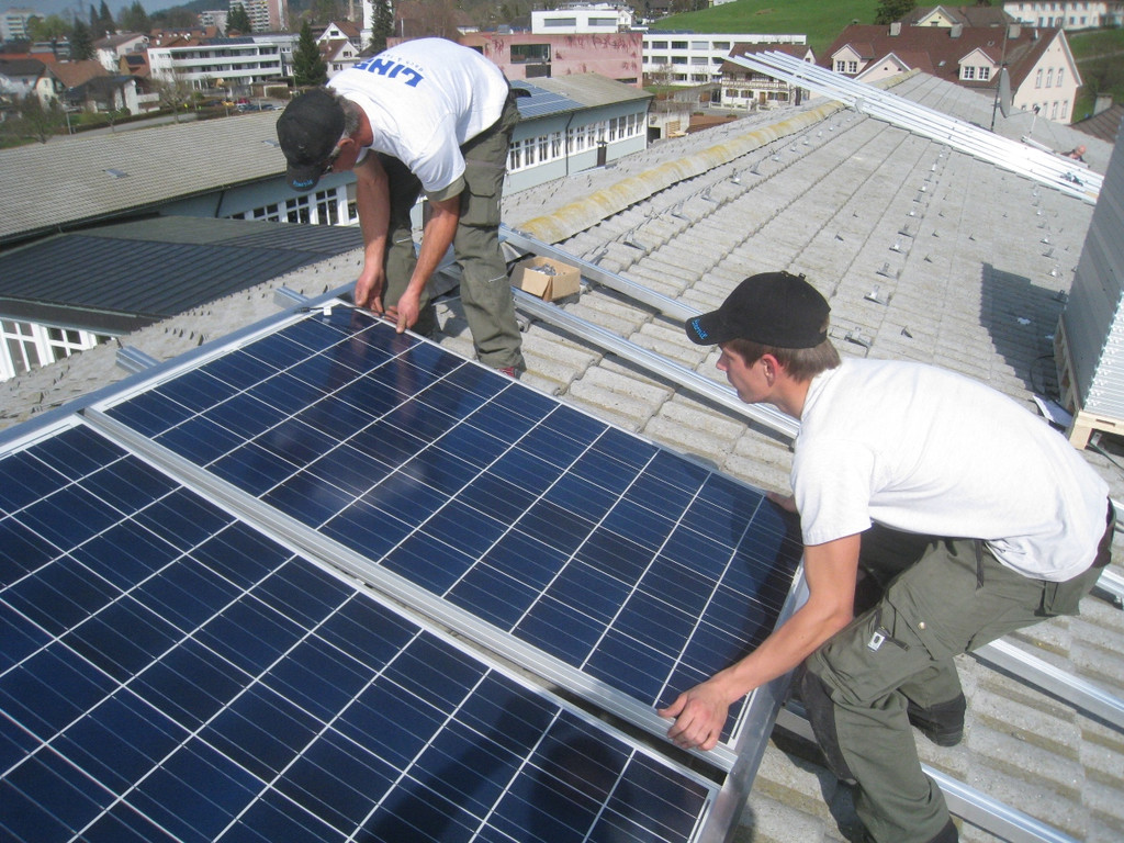 Solarinstallation Volksschule 2012 _2__jpg-1333816917