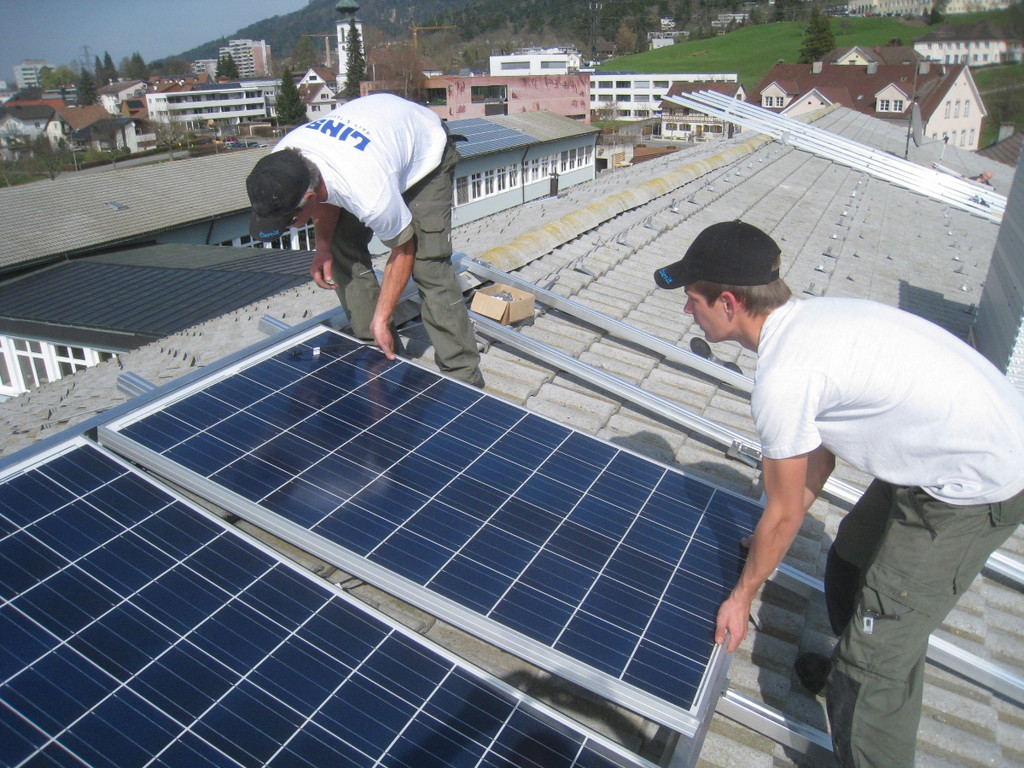 Solarinstallation Volksschule 2012 _1__jpg-1333816911