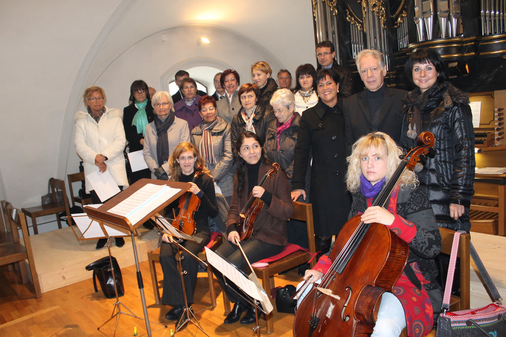Chor mit Leiter_JPG-1333905036