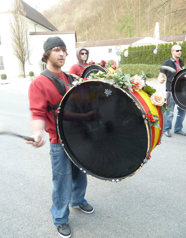 Gugga12e_jpg-1333993113