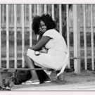 frau sitzend SW 1_jpg-1334389905