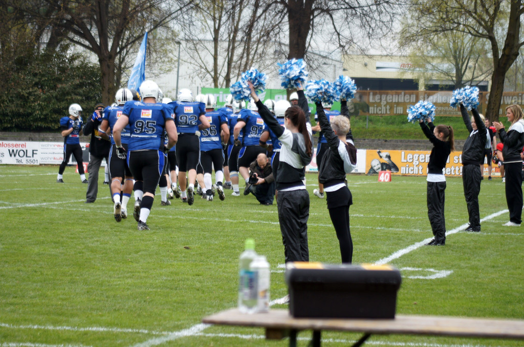 Blue Devils beim Einlauf_JPG-1334492662