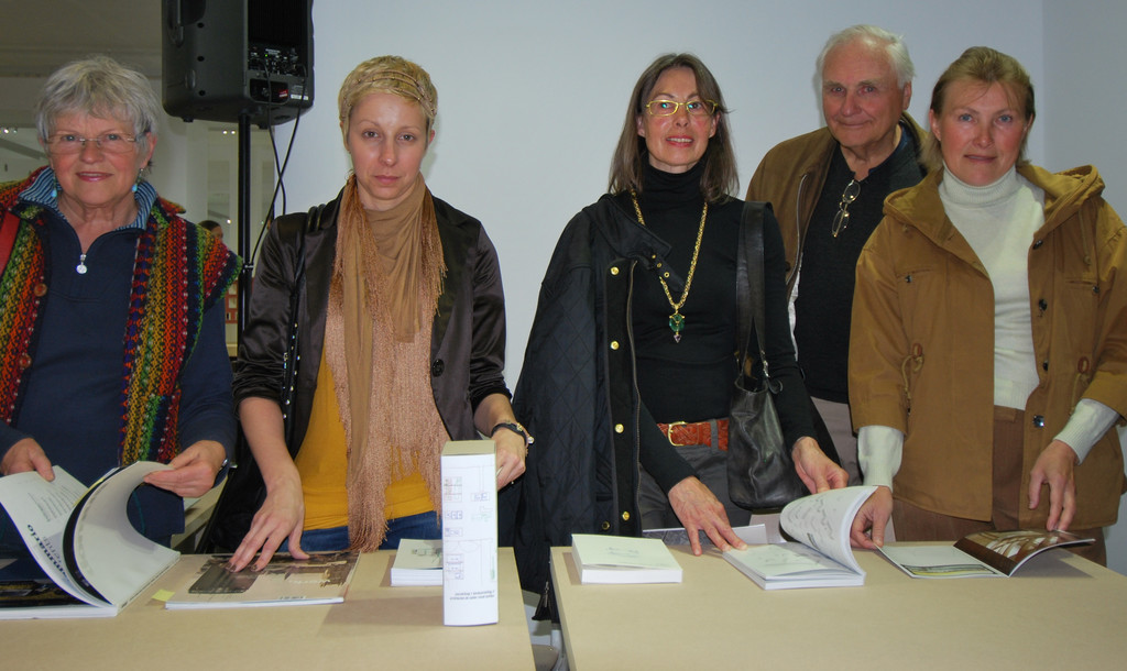 DSC_0038-1-1 Tanzexpertin Edith Betzler_ Diana Lettner_ Bene_ Brigitte Brunner_ Hans und Natascha Kleist.jpg