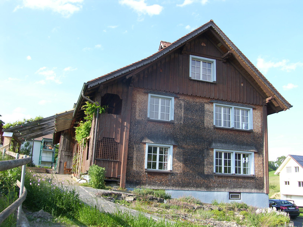 SH109417_JPG-1334577722