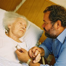 Mann mit Frau im Bett.jpg