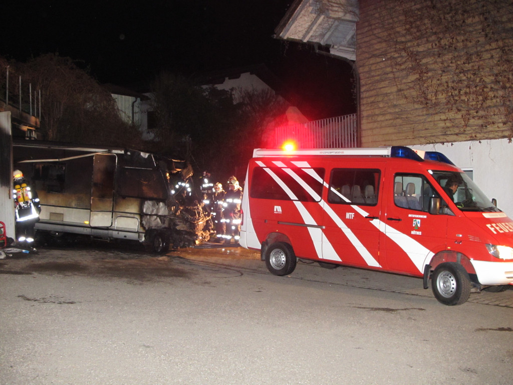2012-04-01_BE Wingatweg - Garagenbrand_ _17__jpg-1334604631