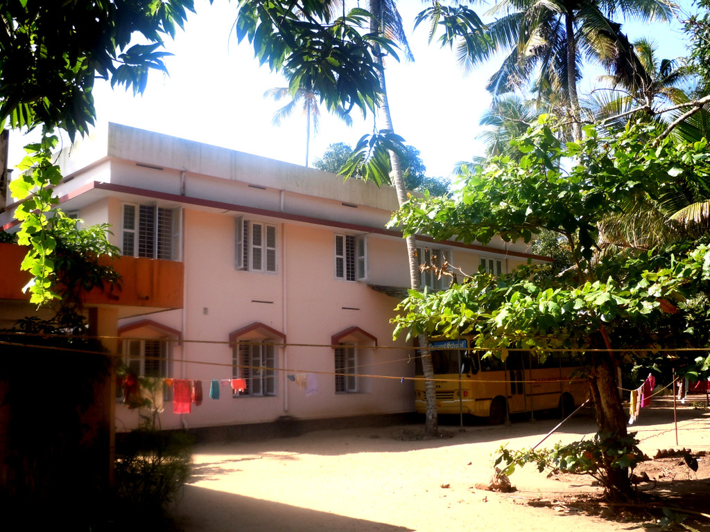 Kinderheim_-_Little_Flower_Orphanage_JPG-1334778215