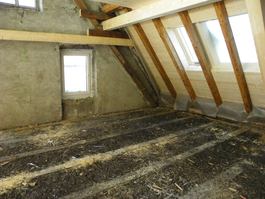 114_2385_JPG-1334792362