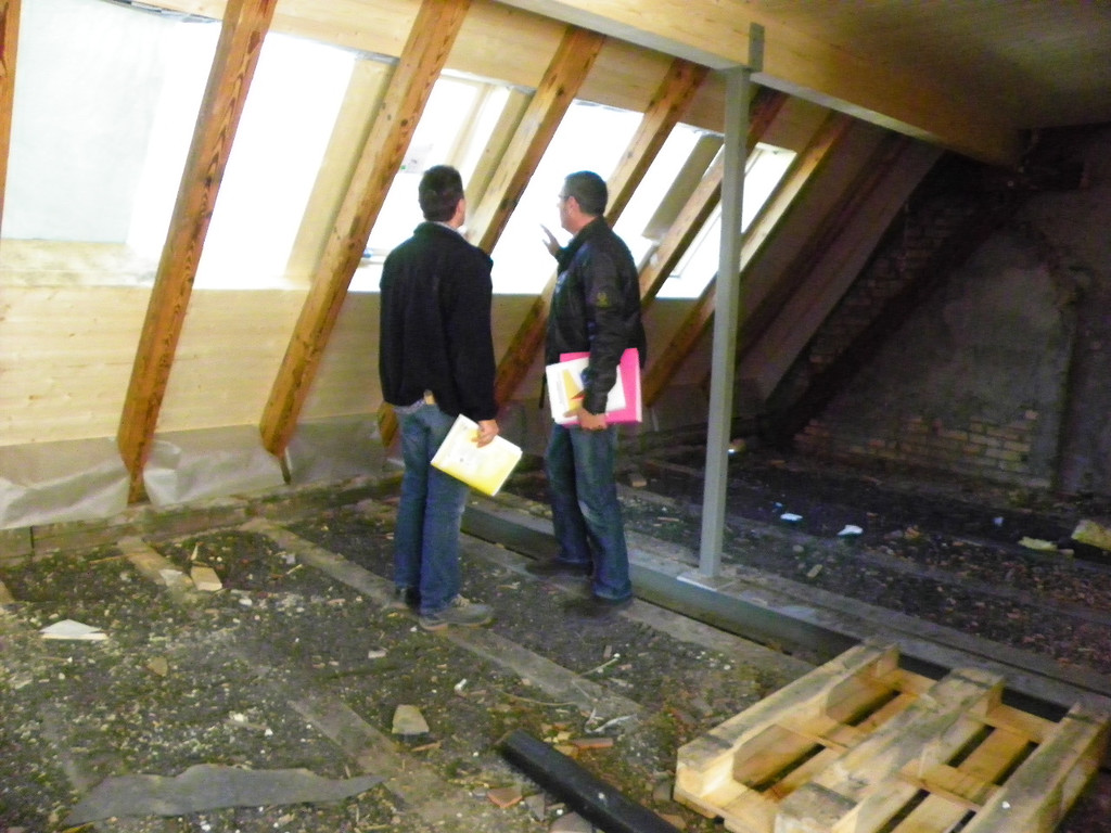 114_2384_JPG-1334792356