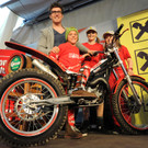 ABD0103-20120421.jpg