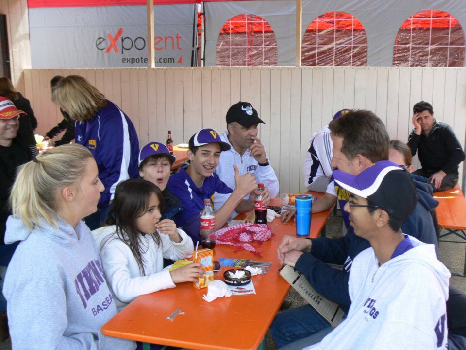 383396_404726382884555_246869372003591_1364926_426254900_n_jpg-1335161585