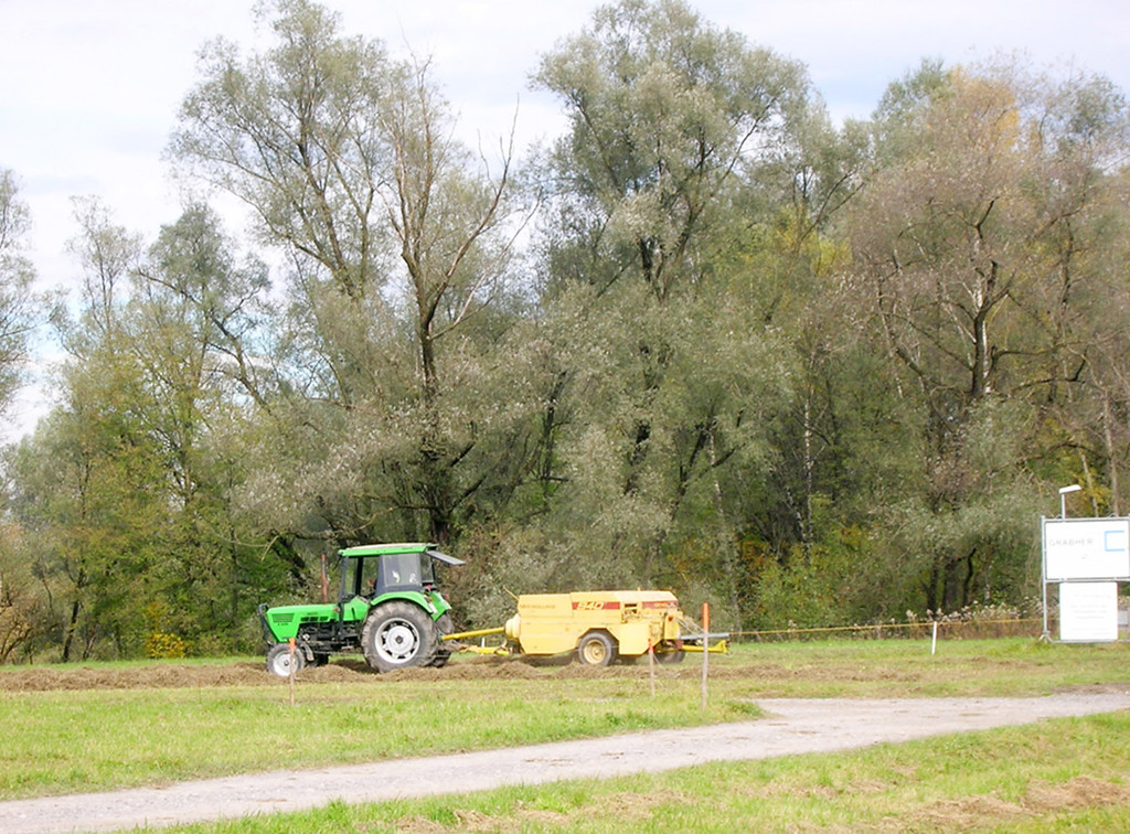 Neunteln5Traktor_jpg-1335173165