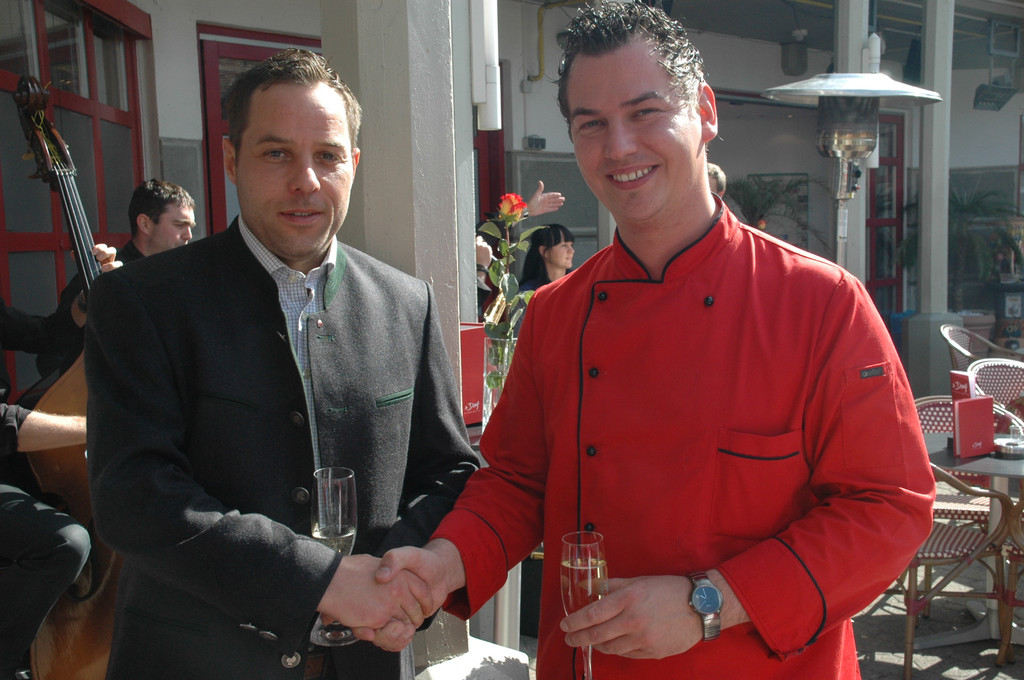 Neuer__ffnung_Dorf Cafe_VHotz_JPG-1335334426