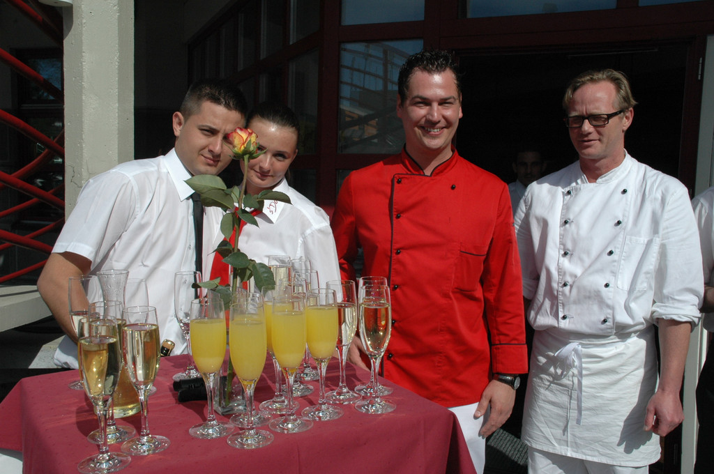 Neuer__ffnung_Dorf Cafe_VHotz _2__JPG-1335334484