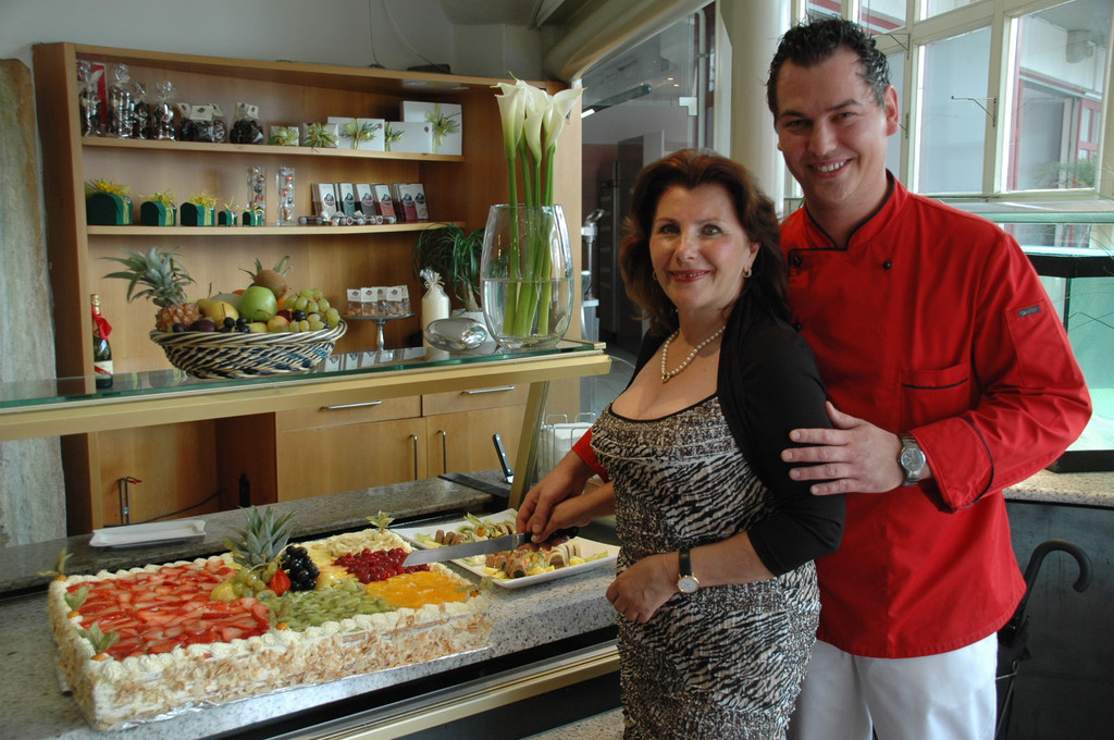 Neuer__ffnung_Dorf Cafe _2__JPG-1335334546
