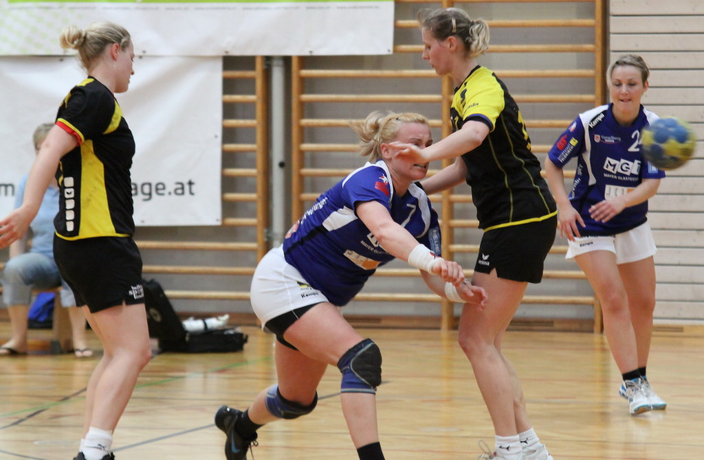 Handball Damen FK 2012 089.jpg