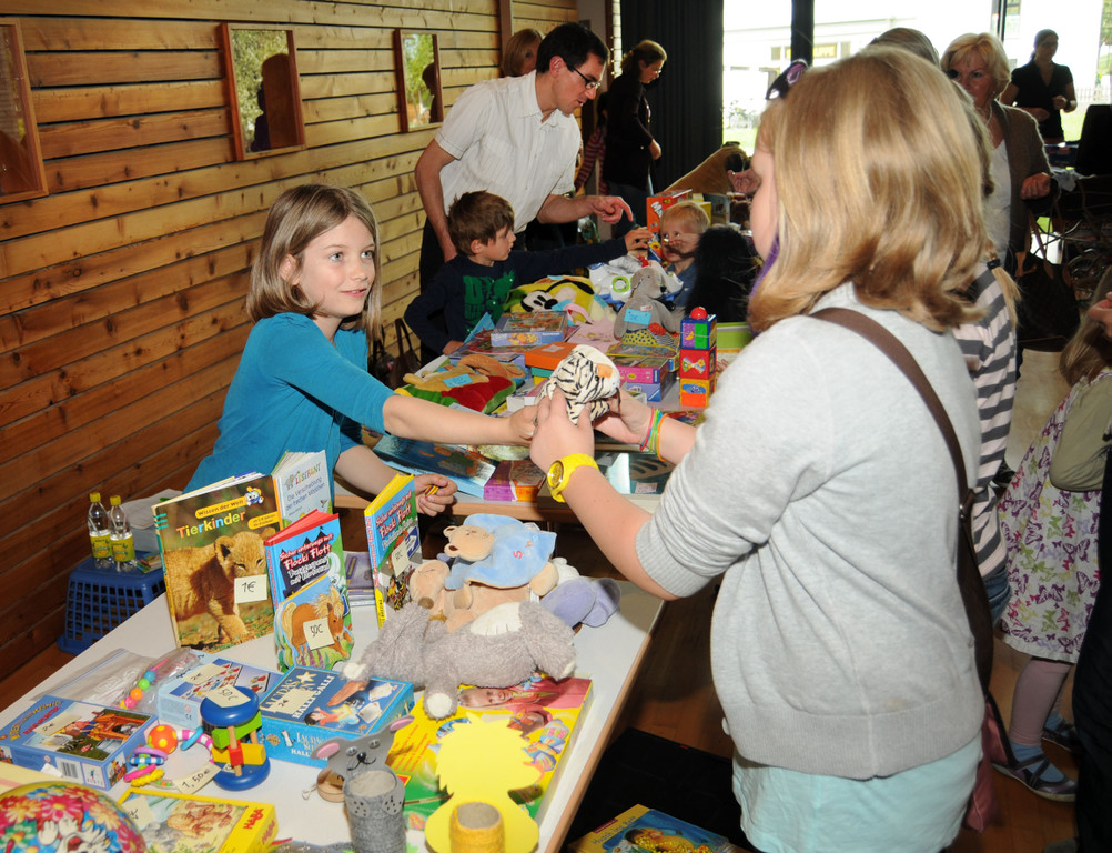 Kinderflohmarkt H__chst 27_04_2012 37_jpg-1335707840