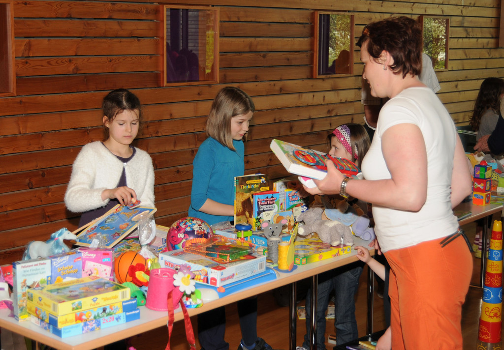 Kinderflohmarkt H__chst 27_04_2012 49_jpg-1335707866