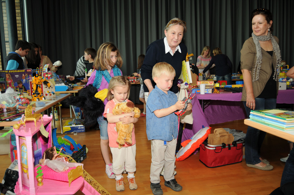 Kinderflohmarkt H__chst 27_04_2012 56_jpg-1335707876