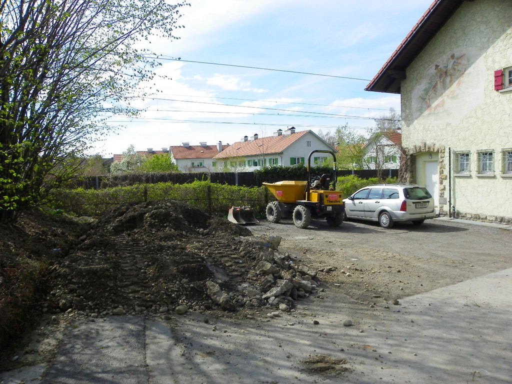 114_3723_JPG-1335740177