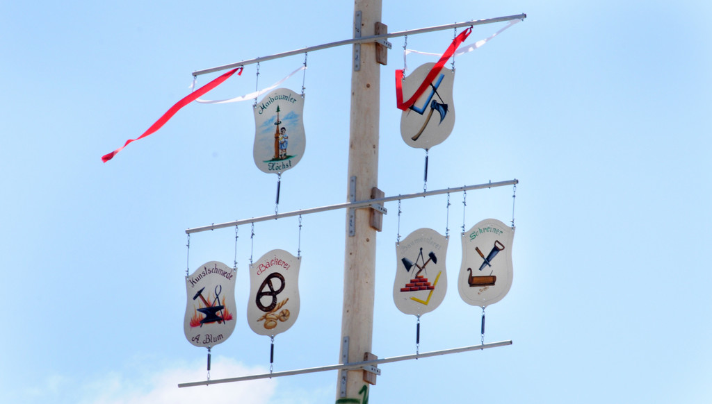 Maibaum H__chst 01_05_2012 238_jpg-1335897796